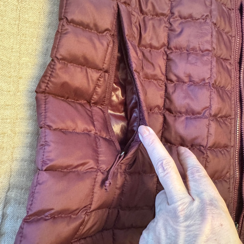 The North Face Maroon Jacket - Picture 8 of 8
